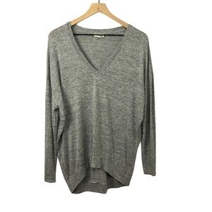 Aritzia Wilfred Free V-neck Oversized Sweater